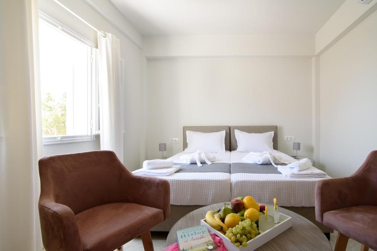 De_Naxia Suites Períssa Extérieur photo