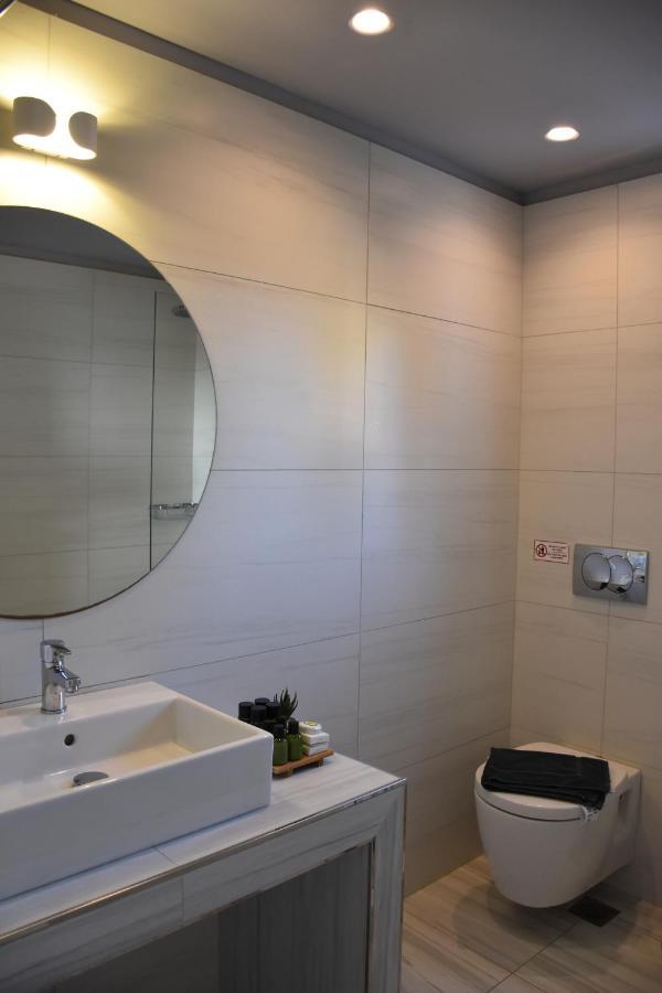 De_Naxia Suites Períssa Extérieur photo