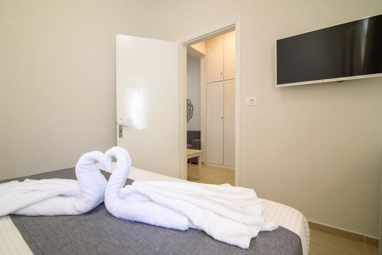 De_Naxia Suites Períssa Extérieur photo