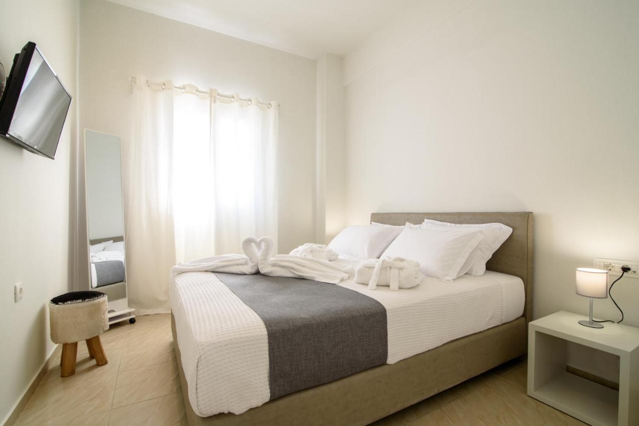 De_Naxia Suites Períssa Extérieur photo