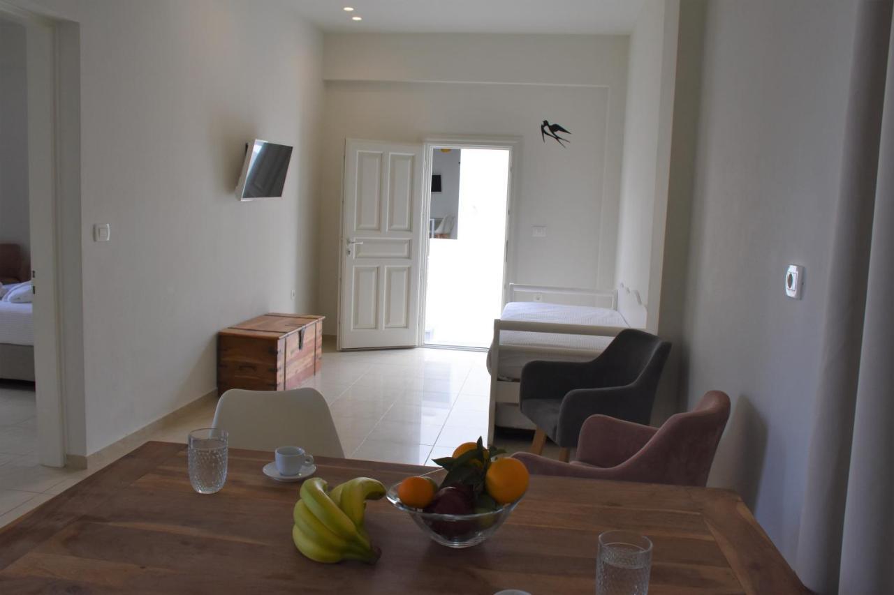 De_Naxia Suites Períssa Extérieur photo